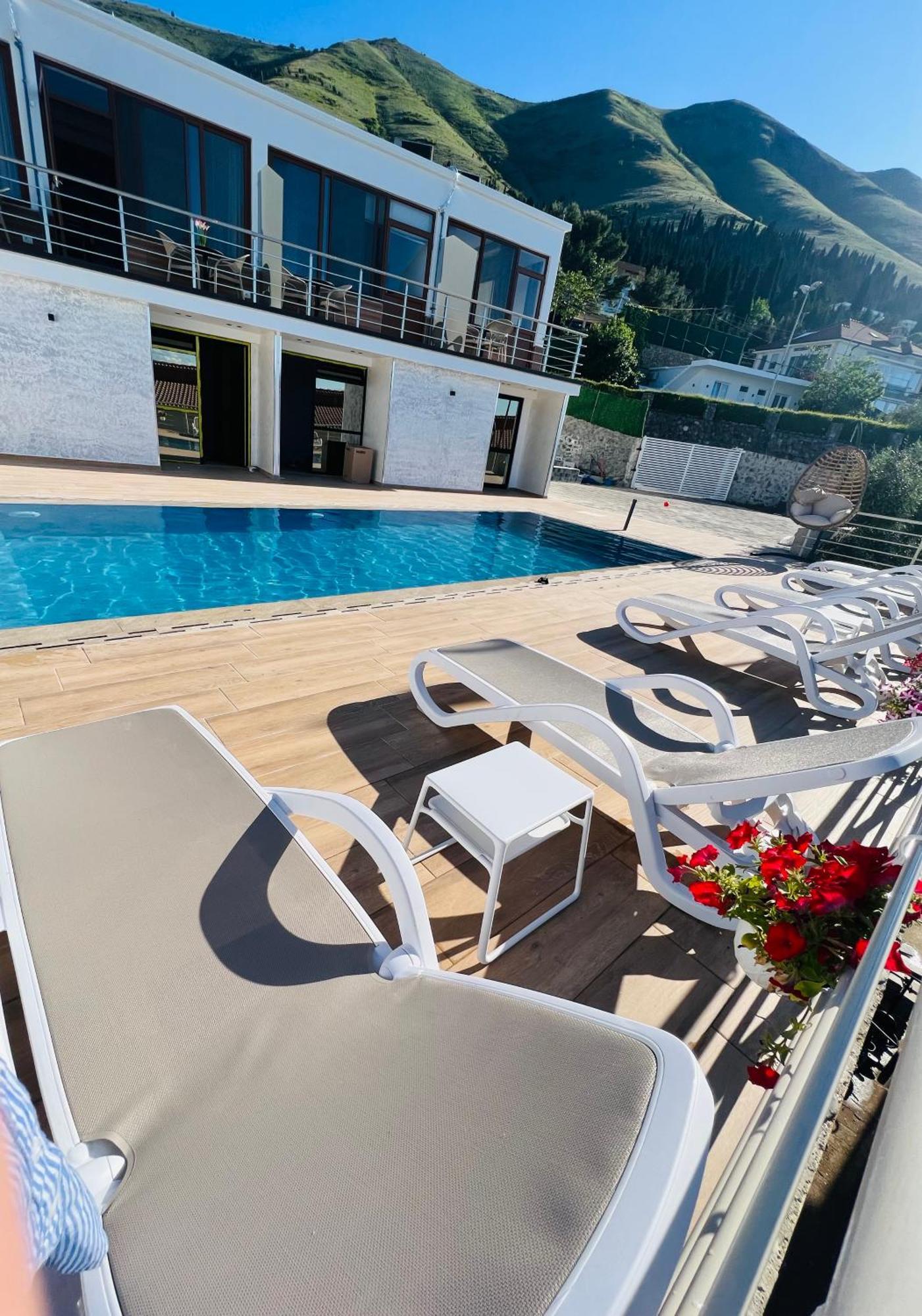 Iart Residence Shiroka ภายนอก รูปภาพ